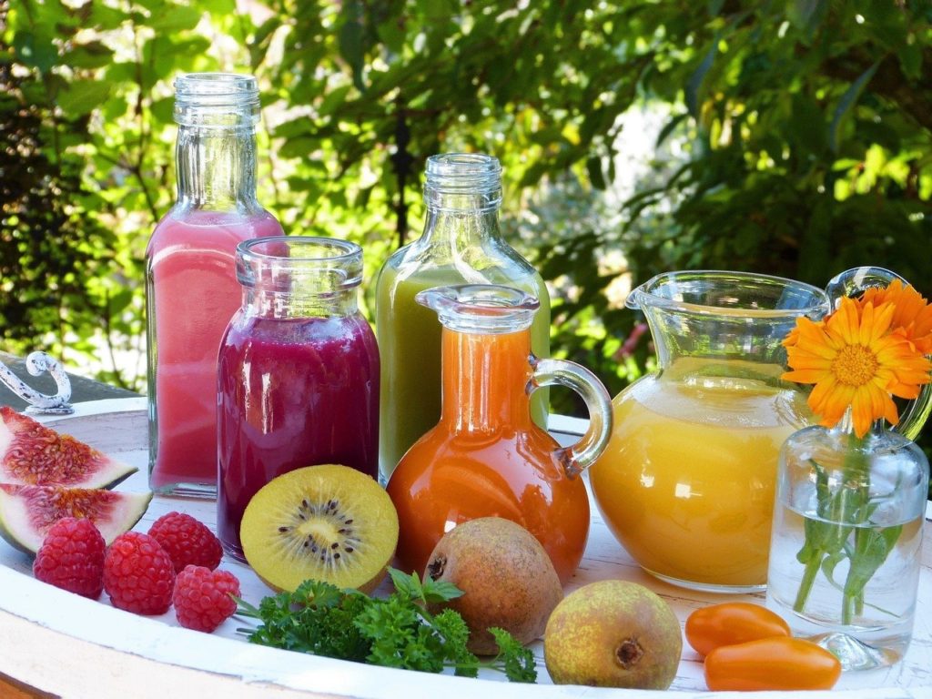 smoothies, juice, vegetable juice-best-for-lliving-longer-4608349.jpg